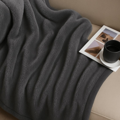 Κουβέρτα μονή γκρι βελουτέ από 100% polyester 150x220εκ. Κουβέρτα μονή γκρι βελουτέ από 100% polyester 150x220εκ.