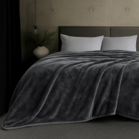 Κουβέρτα υπέρδιπλη γκρι βελουτέ από 100% polyester 220x240εκ. Κουβέρτα υπέρδιπλη γκρι βελουτέ από 100% polyester 220x240εκ.