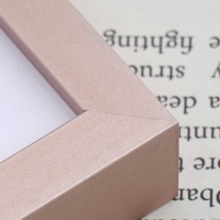 Κορνίζα τοίχου μεταλλική ροζ-χρυσή με ακρυλικό τζάμι 30x21εκ.