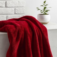Κουβέρτα υπέρδιπλη κόκκινη βελουτέ από 100% polyester 220x240εκ. Κουβέρτα υπέρδιπλη κόκκινη βελουτέ από 100% polyester 220x240εκ.